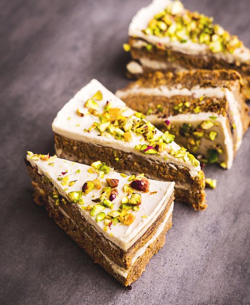 Raw vegan pistachio carrot cake 